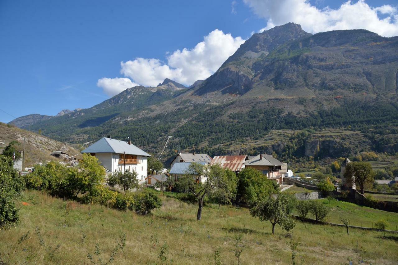 La Maison Abeil LʼArgentière-la-Bessée Εξωτερικό φωτογραφία